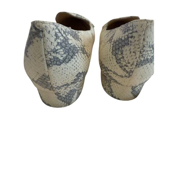 NWOT Cole Haan Pointed Toe Snake Leather Cream/Gray Flats 8B - Picture 4 of 8